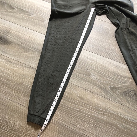 Athleta Brooklyn Jogger Mountain Olive Green Athletic Athleisure Pants Size 2 - Picture 5 of 11